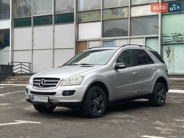 Сірий Мерседес М-Клас, об'ємом двигуна 3 л та пробігом 350 тис. км за 8500 $, фото 1 на Automoto.ua