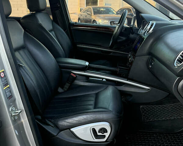 Серый Мерседес М-Класс, объемом двигателя 3.5 л и пробегом 300 тыс. км за 7999 $, фото 24 на Automoto.ua