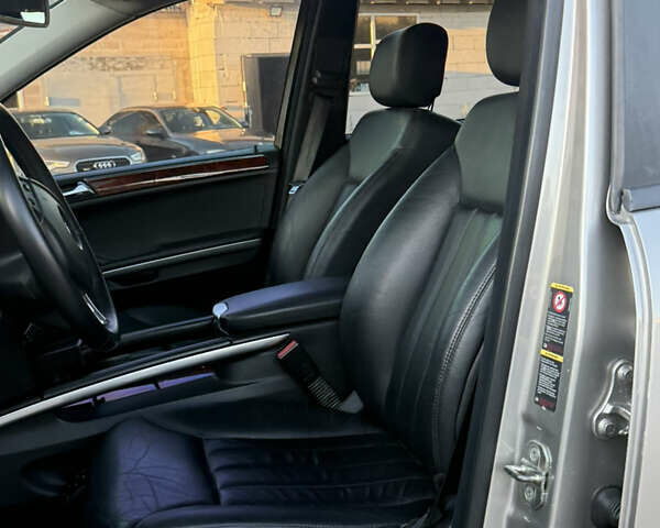 Серый Мерседес М-Класс, объемом двигателя 3.5 л и пробегом 300 тыс. км за 7999 $, фото 26 на Automoto.ua