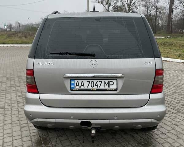 Серый Мерседес М-Класс, объемом двигателя 2.69 л и пробегом 383 тыс. км за 9800 $, фото 16 на Automoto.ua