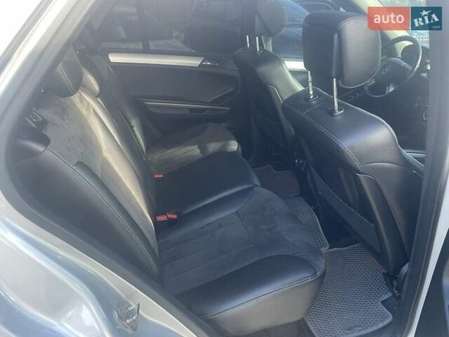 Сірий Мерседес М-Клас, об'ємом двигуна 3.5 л та пробігом 303 тис. км за 9500 $, фото 15 на Automoto.ua