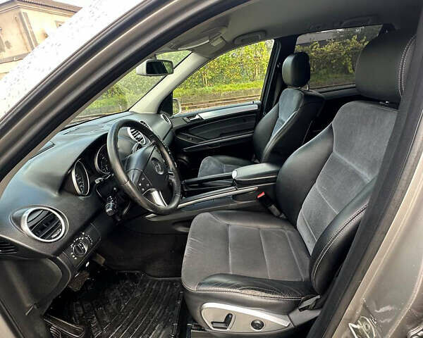 Серый Мерседес М-Класс, объемом двигателя 3 л и пробегом 300 тыс. км за 6350 $, фото 5 на Automoto.ua