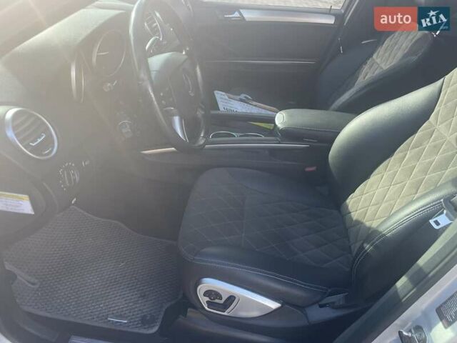 Сірий Мерседес М-Клас, об'ємом двигуна 3.5 л та пробігом 303 тис. км за 9500 $, фото 7 на Automoto.ua