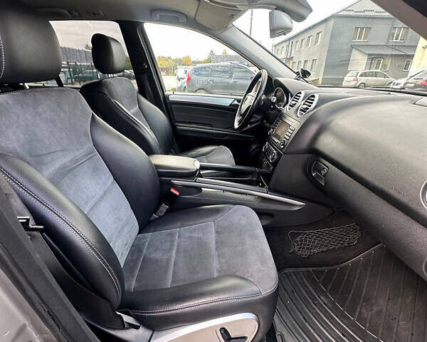 Серый Мерседес М-Класс, объемом двигателя 3 л и пробегом 300 тыс. км за 6350 $, фото 6 на Automoto.ua