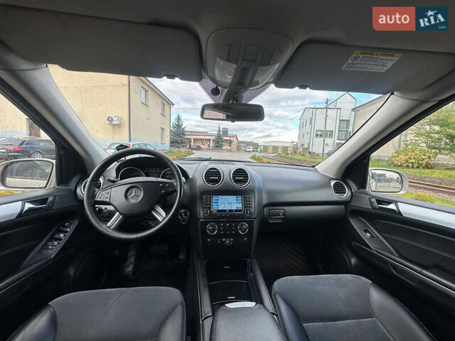 Серый Мерседес М-Класс, объемом двигателя 3 л и пробегом 300 тыс. км за 6350 $, фото 9 на Automoto.ua