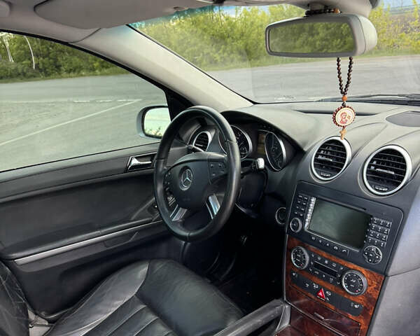 Серый Мерседес М-Класс, объемом двигателя 3 л и пробегом 320 тыс. км за 11000 $, фото 23 на Automoto.ua