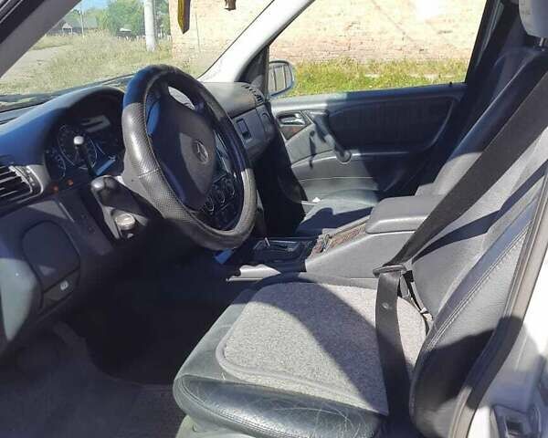 Сірий Мерседес М-Клас, об'ємом двигуна 2.7 л та пробігом 300 тис. км за 7500 $, фото 7 на Automoto.ua