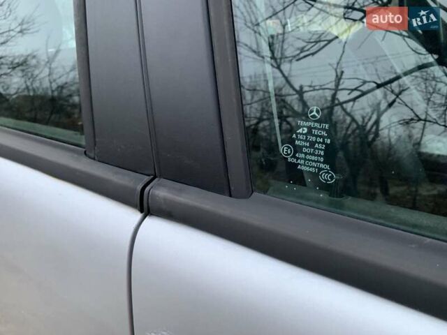 Сірий Мерседес М-Клас, об'ємом двигуна 2.69 л та пробігом 300 тис. км за 8000 $, фото 14 на Automoto.ua