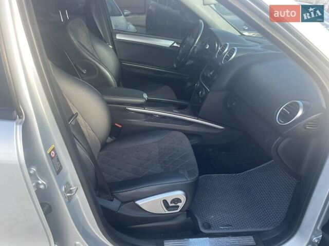 Сірий Мерседес М-Клас, об'ємом двигуна 3.5 л та пробігом 303 тис. км за 9500 $, фото 16 на Automoto.ua