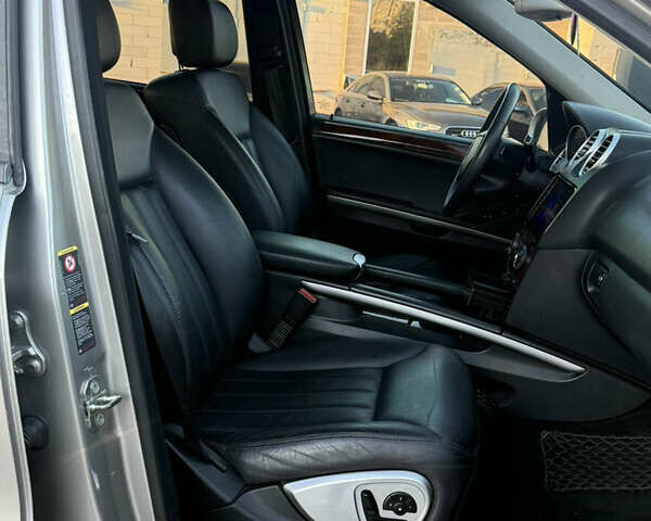 Серый Мерседес М-Класс, объемом двигателя 3.5 л и пробегом 300 тыс. км за 7999 $, фото 23 на Automoto.ua