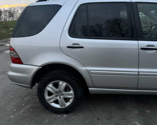 Серый Мерседес М-Класс, объемом двигателя 2.69 л и пробегом 474 тыс. км за 7000 $, фото 3 на Automoto.ua