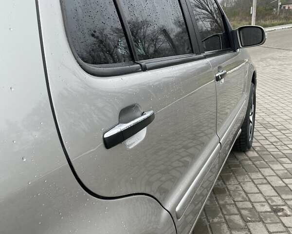 Серый Мерседес М-Класс, объемом двигателя 2.69 л и пробегом 383 тыс. км за 9800 $, фото 29 на Automoto.ua