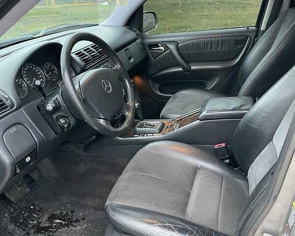 Серый Мерседес М-Класс, объемом двигателя 2.69 л и пробегом 383 тыс. км за 9800 $, фото 21 на Automoto.ua