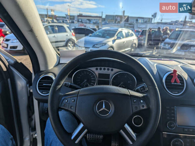 Серый Мерседес М-Класс, объемом двигателя 3 л и пробегом 380 тыс. км за 10500 $, фото 12 на Automoto.ua