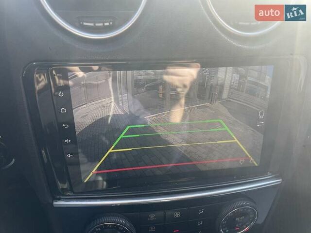 Сірий Мерседес М-Клас, об'ємом двигуна 3.5 л та пробігом 303 тис. км за 9500 $, фото 12 на Automoto.ua