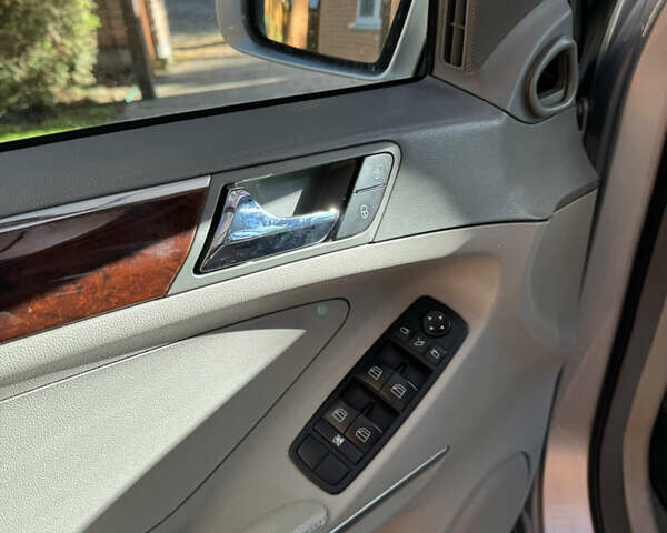 Серый Мерседес М-Класс, объемом двигателя 4.97 л и пробегом 300 тыс. км за 8500 $, фото 8 на Automoto.ua