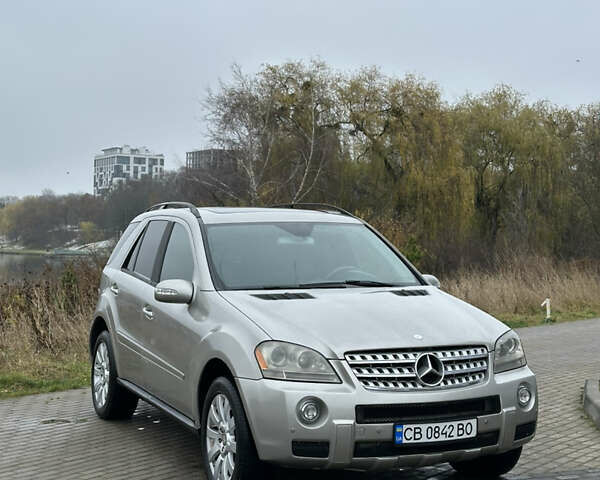 Серый Мерседес М-Класс, объемом двигателя 3.5 л и пробегом 305 тыс. км за 7190 $, фото 3 на Automoto.ua