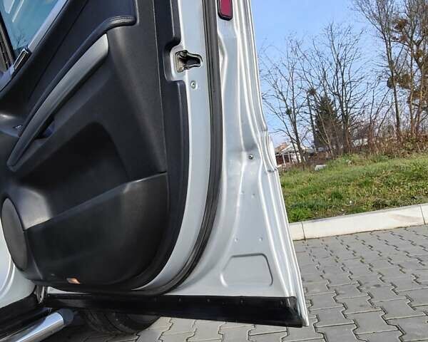 Серый Мерседес М-Класс, объемом двигателя 3 л и пробегом 265 тыс. км за 12300 $, фото 9 на Automoto.ua