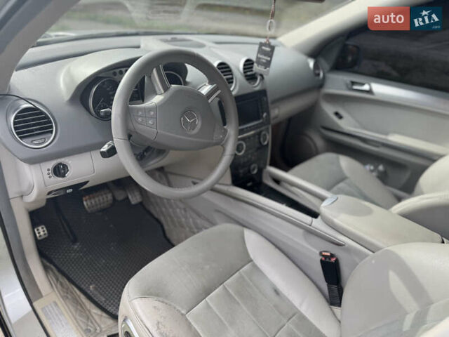 Серый Мерседес М-Класс, объемом двигателя 3 л и пробегом 280 тыс. км за 10990 $, фото 9 на Automoto.ua