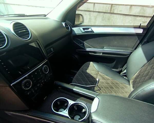 Сірий Мерседес М-Клас, об'ємом двигуна 3.5 л та пробігом 303 тис. км за 9800 $, фото 26 на Automoto.ua