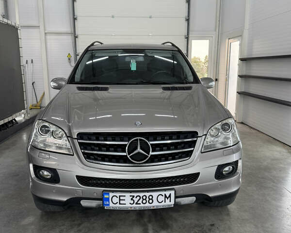 Сірий Мерседес М-Клас, об'ємом двигуна 2.99 л та пробігом 340 тис. км за 13700 $, фото 1 на Automoto.ua
