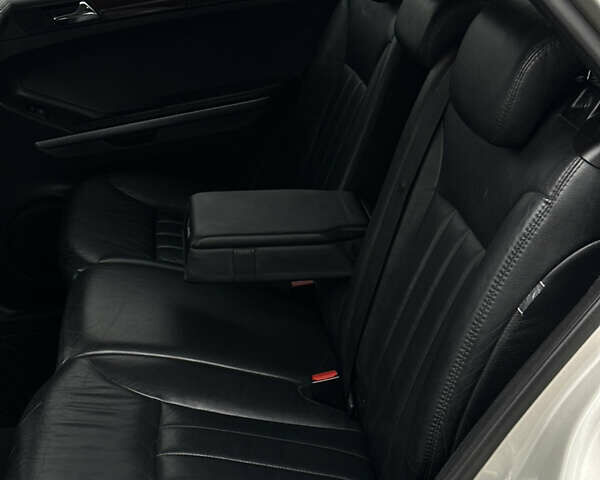 Серый Мерседес М-Класс, объемом двигателя 3.5 л и пробегом 305 тыс. км за 7190 $, фото 15 на Automoto.ua