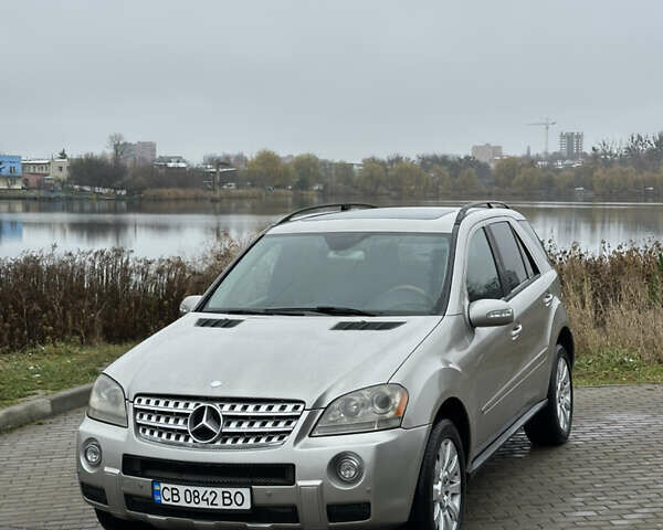 Серый Мерседес М-Класс, объемом двигателя 3.5 л и пробегом 305 тыс. км за 7190 $, фото 4 на Automoto.ua