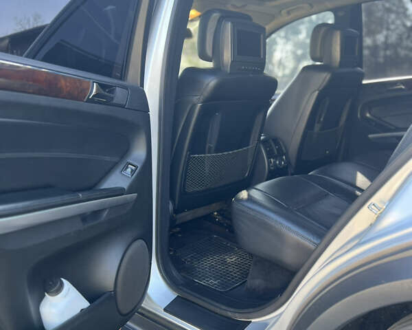 Серый Мерседес М-Класс, объемом двигателя 6.21 л и пробегом 250 тыс. км за 14500 $, фото 23 на Automoto.ua