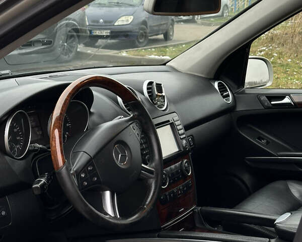 Серый Мерседес М-Класс, объемом двигателя 3.5 л и пробегом 305 тыс. км за 7190 $, фото 10 на Automoto.ua