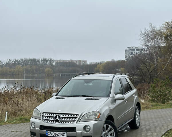 Серый Мерседес М-Класс, объемом двигателя 3.5 л и пробегом 305 тыс. км за 7190 $, фото 1 на Automoto.ua