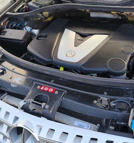 Серый Мерседес М-Класс, объемом двигателя 3 л и пробегом 419 тыс. км за 6200 $, фото 3 на Automoto.ua