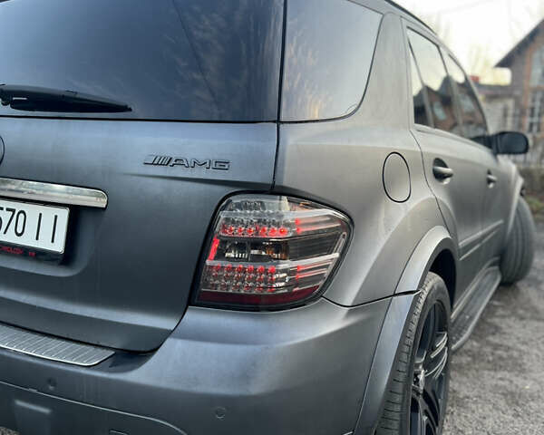 Серый Мерседес М-Класс, объемом двигателя 6.21 л и пробегом 250 тыс. км за 14500 $, фото 11 на Automoto.ua