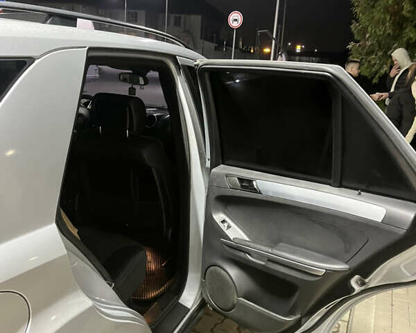 Сірий Мерседес М-Клас, об'ємом двигуна 3 л та пробігом 315 тис. км за 10700 $, фото 9 на Automoto.ua