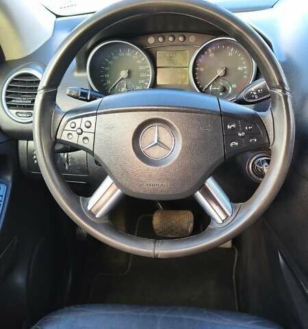 Серый Мерседес М-Класс, объемом двигателя 3 л и пробегом 419 тыс. км за 6200 $, фото 12 на Automoto.ua