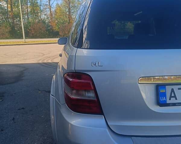 Мерседес М-Класс 2006 в Ивано-Франковске на Automoto.ua Серый Мерседес М-Класс, объемом двигателя 3.5 л и пробегом 280 тыс. км за 8599 $, фото 3 на Automoto.ua