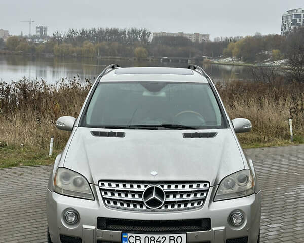 Серый Мерседес М-Класс, объемом двигателя 3.5 л и пробегом 305 тыс. км за 7190 $, фото 2 на Automoto.ua