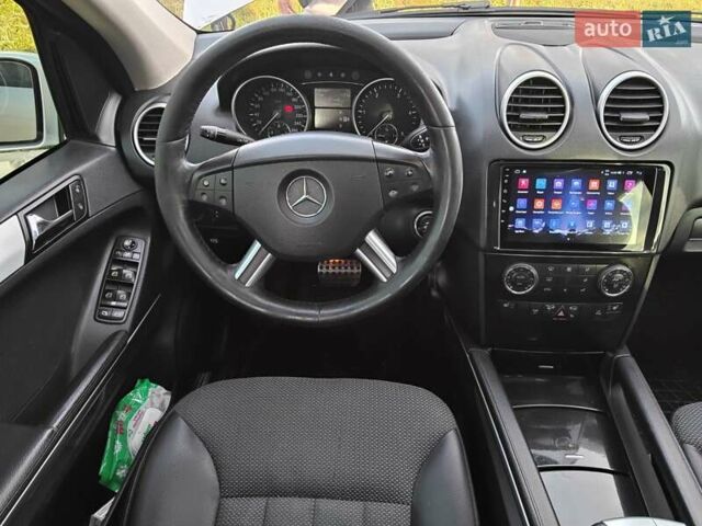 Серый Мерседес М-Класс, объемом двигателя 3 л и пробегом 265 тыс. км за 12300 $, фото 19 на Automoto.ua