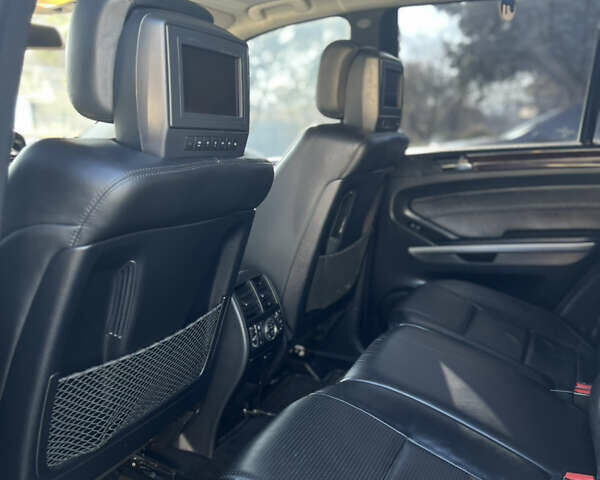 Серый Мерседес М-Класс, объемом двигателя 6.21 л и пробегом 250 тыс. км за 14500 $, фото 22 на Automoto.ua