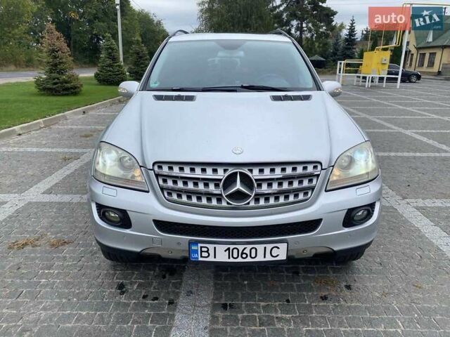 Сірий Мерседес М-Клас, об'ємом двигуна 2.99 л та пробігом 360 тис. км за 9300 $, фото 1 на Automoto.ua