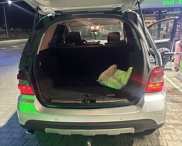 Серый Мерседес М-Класс, объемом двигателя 0 л и пробегом 320 тыс. км за 6200 $, фото 12 на Automoto.ua