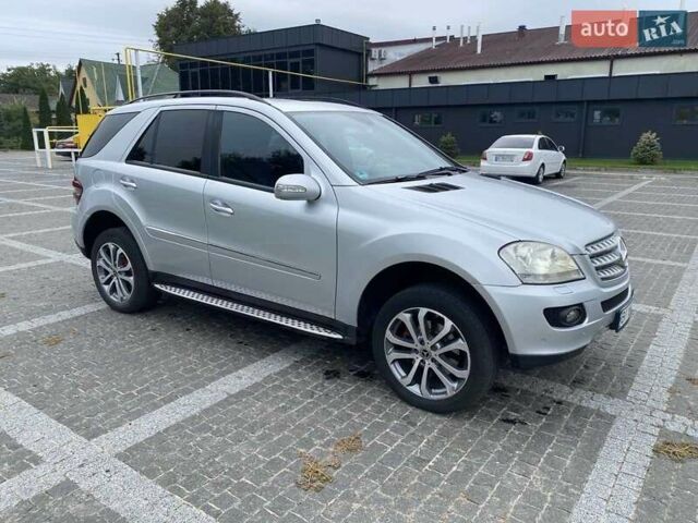 Сірий Мерседес М-Клас, об'ємом двигуна 2.99 л та пробігом 360 тис. км за 9300 $, фото 6 на Automoto.ua