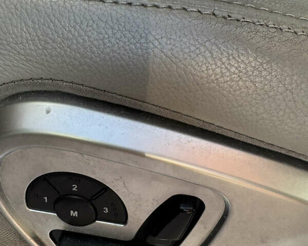 Серый Мерседес М-Класс, объемом двигателя 4.97 л и пробегом 300 тыс. км за 8500 $, фото 9 на Automoto.ua