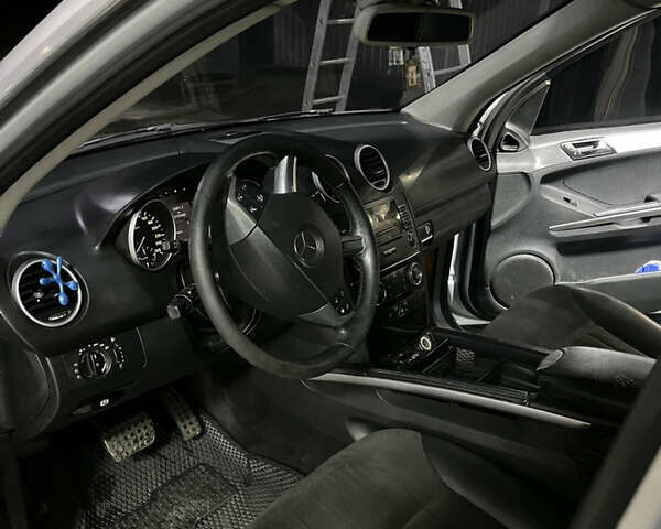 Сірий Мерседес М-Клас, об'ємом двигуна 3 л та пробігом 315 тис. км за 10700 $, фото 12 на Automoto.ua