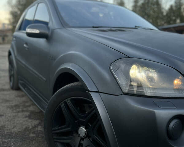 Серый Мерседес М-Класс, объемом двигателя 6.21 л и пробегом 250 тыс. км за 14500 $, фото 6 на Automoto.ua