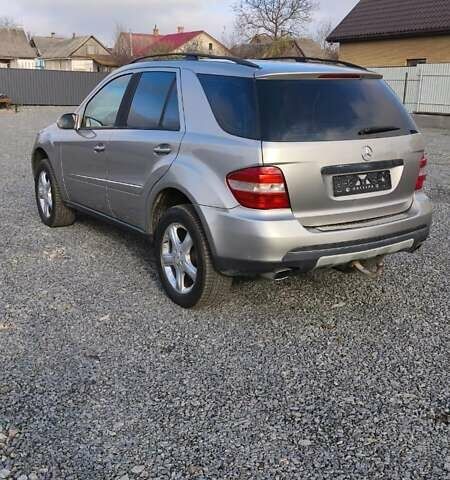 Серый Мерседес М-Класс, объемом двигателя 3 л и пробегом 419 тыс. км за 6200 $, фото 8 на Automoto.ua