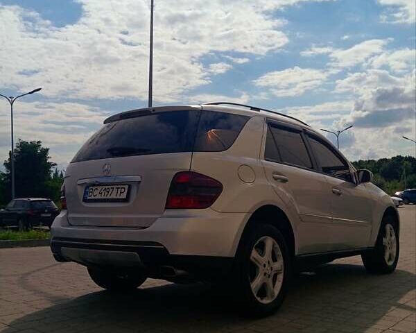 Сірий Мерседес М-Клас, об'ємом двигуна 3.5 л та пробігом 303 тис. км за 9800 $, фото 7 на Automoto.ua