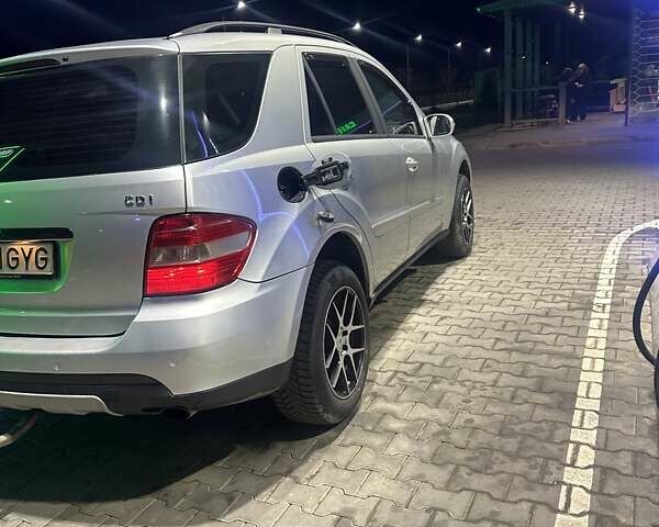 Серый Мерседес М-Класс, объемом двигателя 0 л и пробегом 320 тыс. км за 6200 $, фото 6 на Automoto.ua