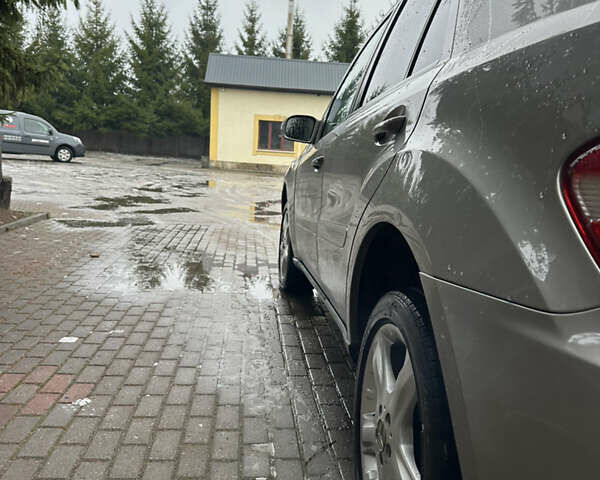 Серый Мерседес М-Класс, объемом двигателя 3 л и пробегом 321 тыс. км за 5600 $, фото 3 на Automoto.ua