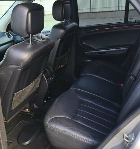 Серый Мерседес М-Класс, объемом двигателя 3 л и пробегом 419 тыс. км за 6200 $, фото 9 на Automoto.ua