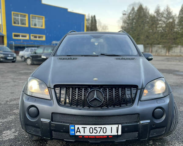 Серый Мерседес М-Класс, объемом двигателя 6.21 л и пробегом 250 тыс. км за 14500 $, фото 1 на Automoto.ua